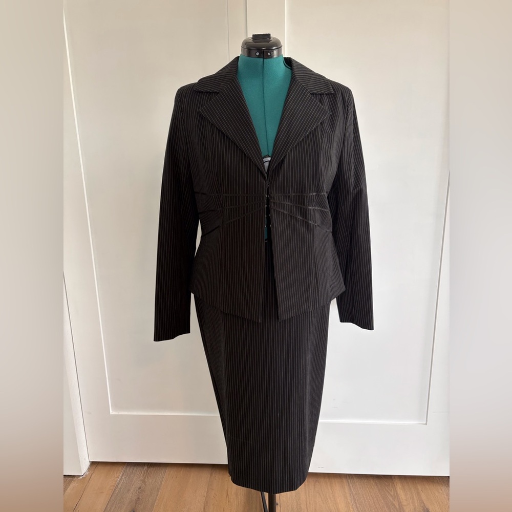 Doncaster Signature Black Pinstripe Ensemble